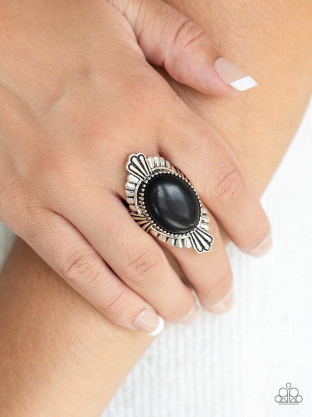 Paparazzi Ring (R180) - Picture 2 of 2